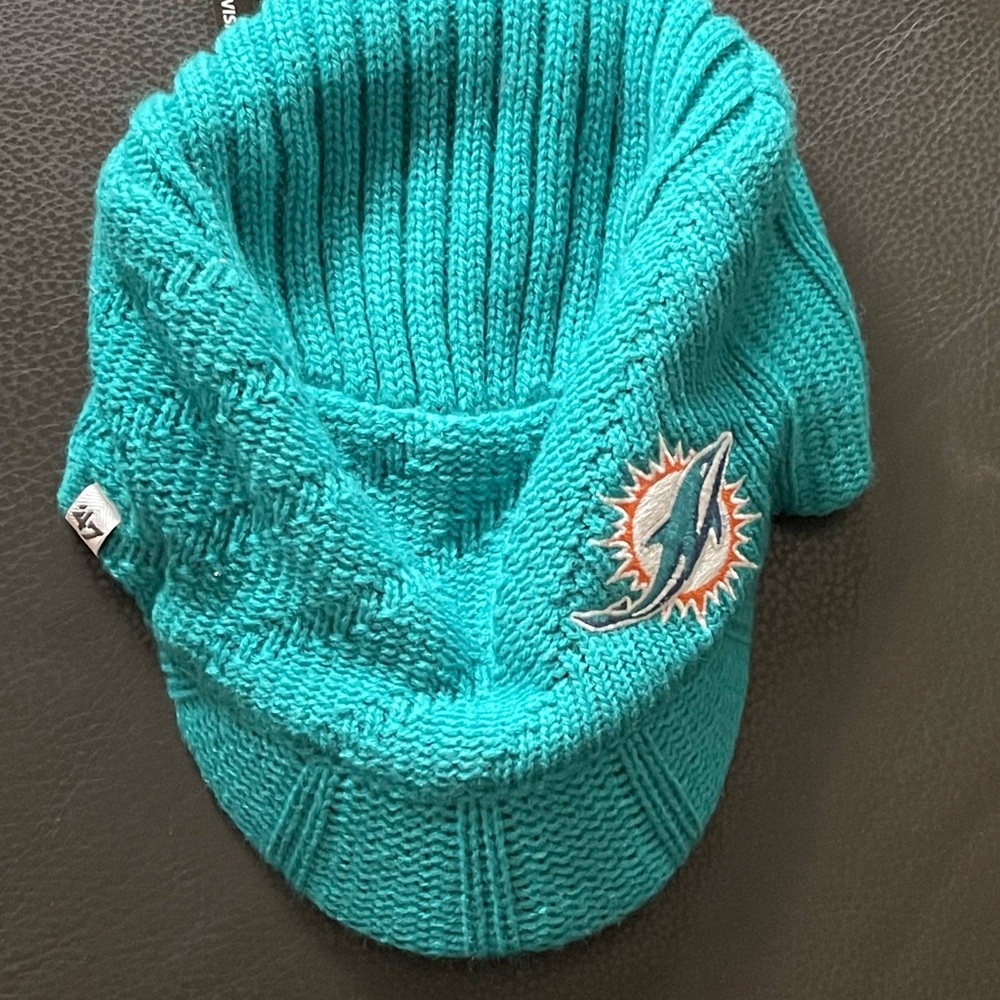 NWT, Women’s Miami Dolphins Knit Beanie